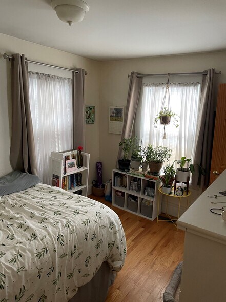 Building Photo - 17 Bay St