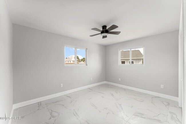 Building Photo - 3908 Ocean View Dr