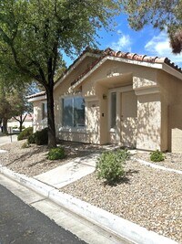 Building Photo - Green Valley 3-Bedroom Single Story Home in Gated Community.