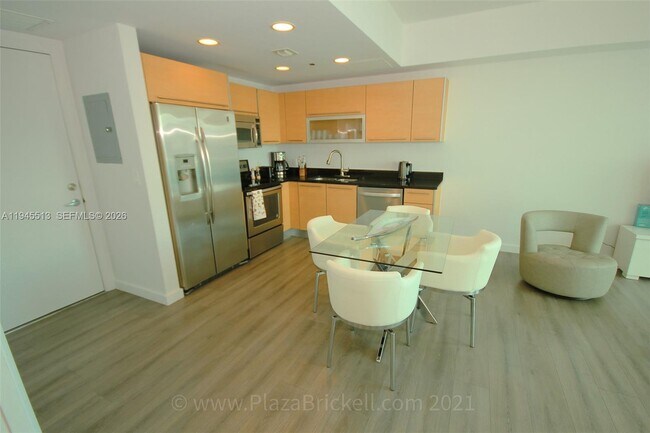 Building Photo - 950 Brickell Bay Dr