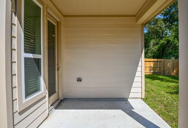 Building Photo - 27638 Mesabe Dr
