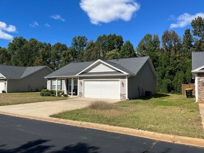 Building Photo - Charming 3/2 Home in Boiling Springs!