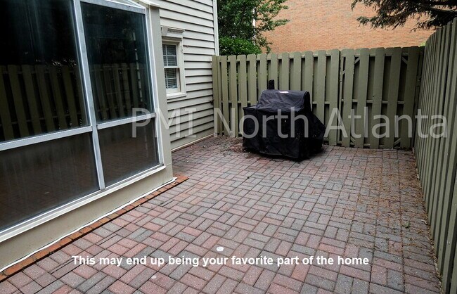 Building Photo - Now Available – Stunning 2-Bedroom Townhom...