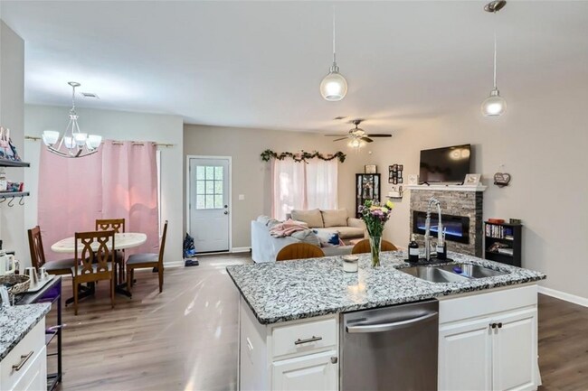 Building Photo - 7805 Rock Rose Ln