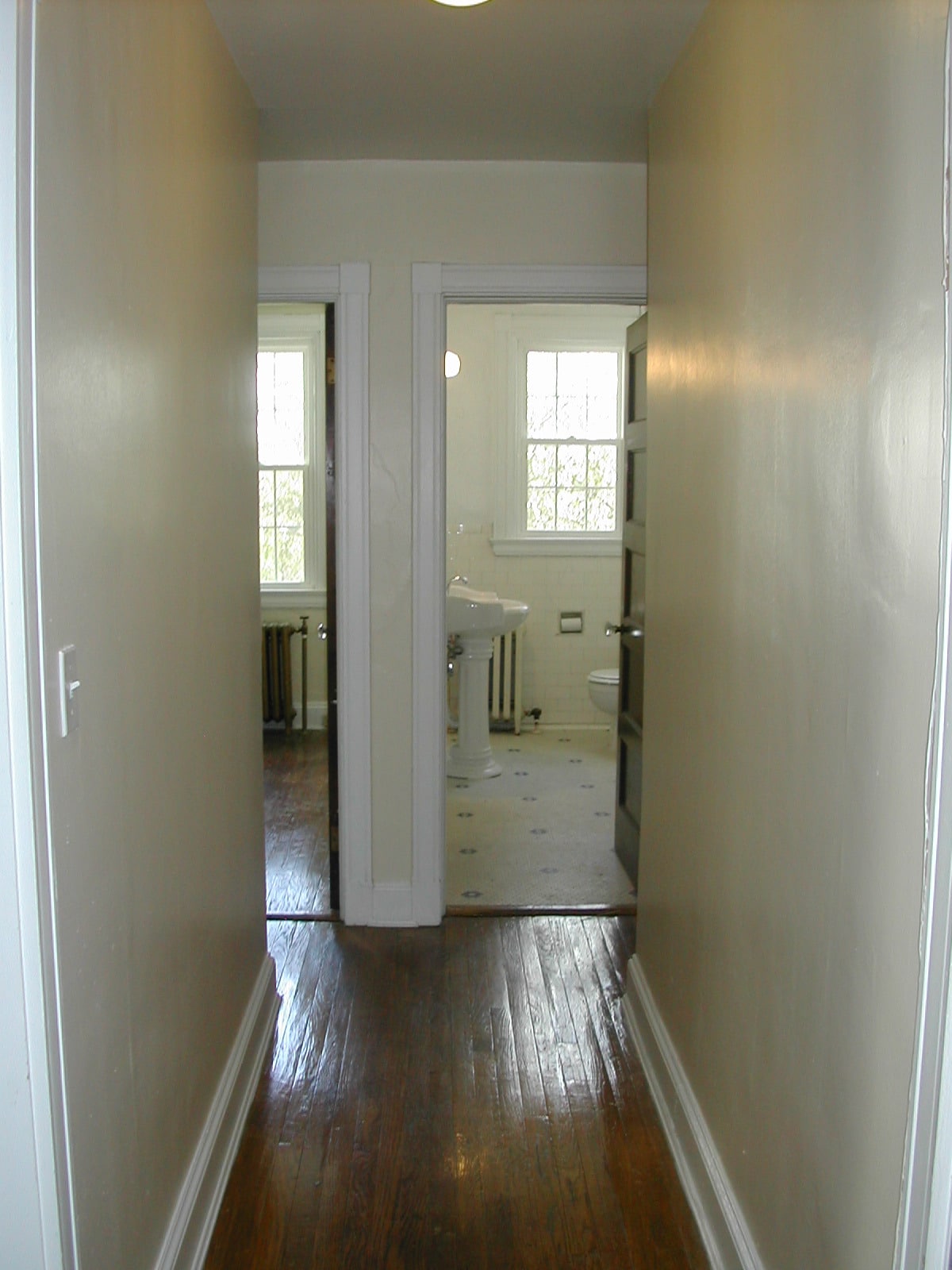 Building Photo - 4135 Roland Ave