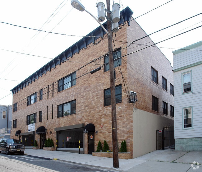 Primary Photo - West Ridge Estates