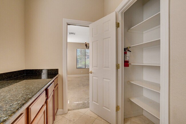 Building Photo - Spacious 5-Bedroom, 2 Story Pool Home in G...