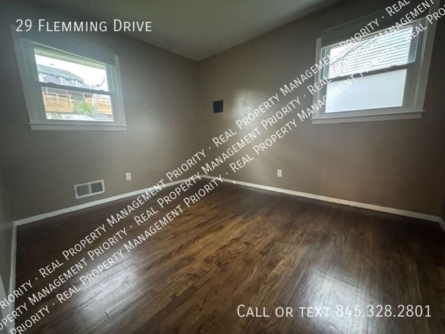 Building Photo - 29 Flemming Dr