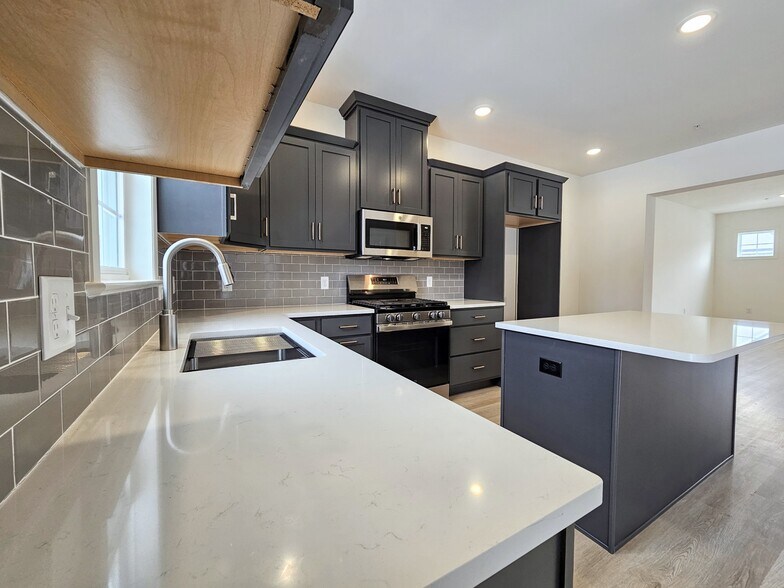 Building Photo - 2457 Spring Water Cir