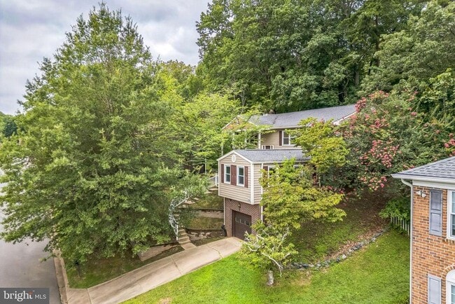 Building Photo - 16080 Deer Park Dr
