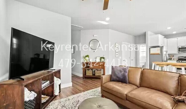 Building Photo - 3003 SW Garrison Ln