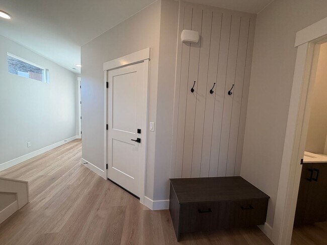 Building Photo - 608 Hemsworth Ln