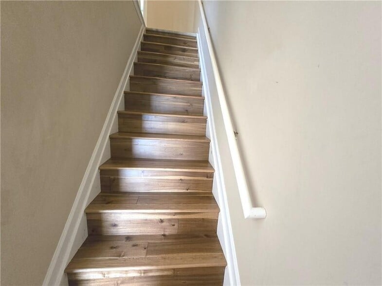 Building Photo - 227 Quail Run