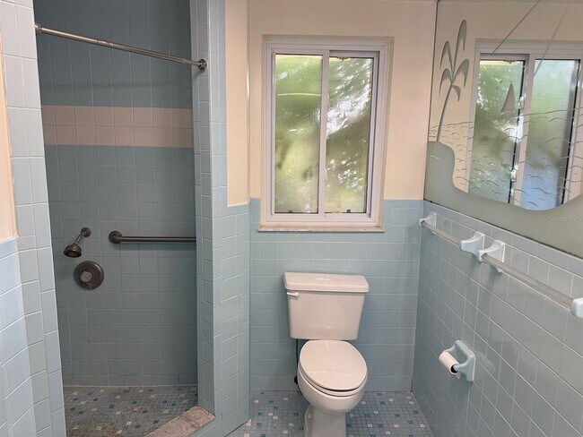 Building Photo - 424 Wildwood Way