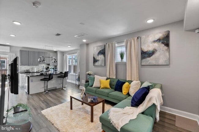 Building Photo - 1449 S 32nd St