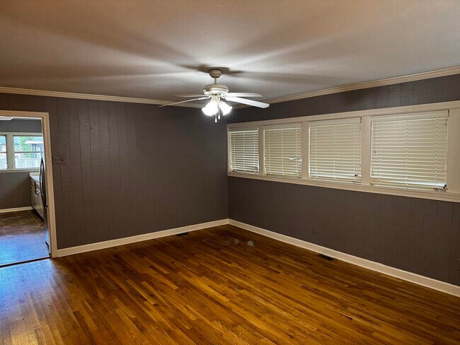 Building Photo - 4872 Carnes Ave