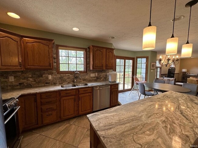 Building Photo - 3825 E Devonshire Ln