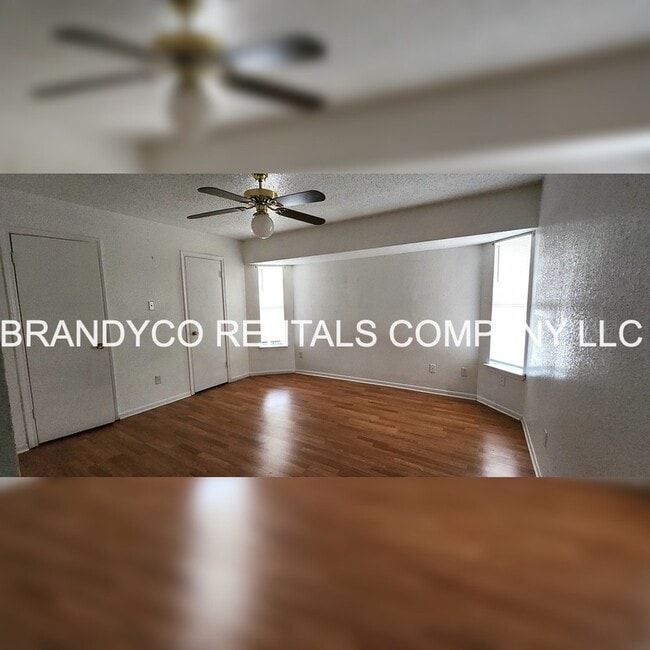 Building Photo - 901 Clairidge Ave