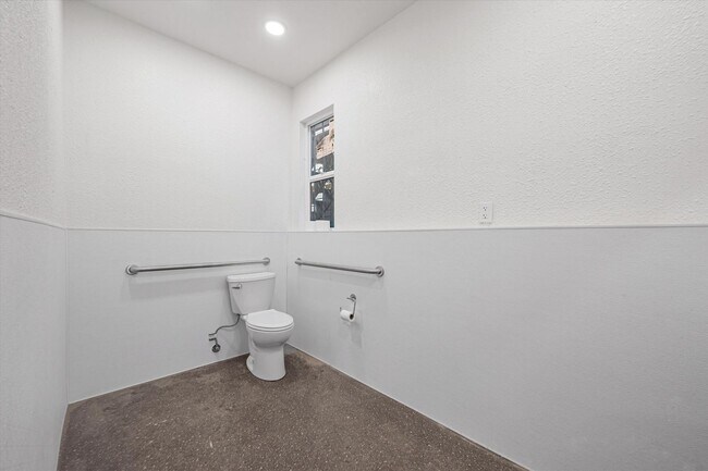 Building Photo - Chenery Street Property