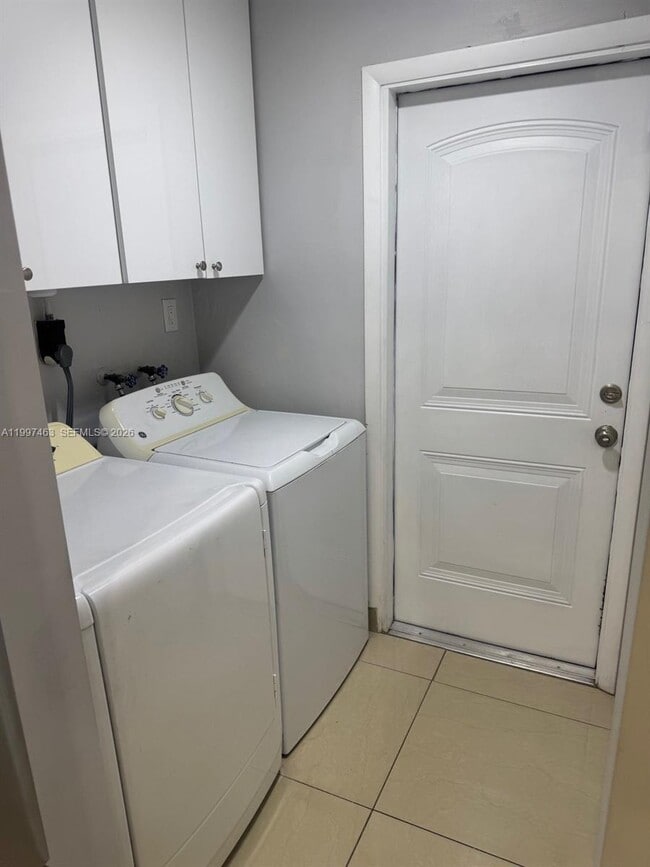 Building Photo - 7541 Miramar Pkwy