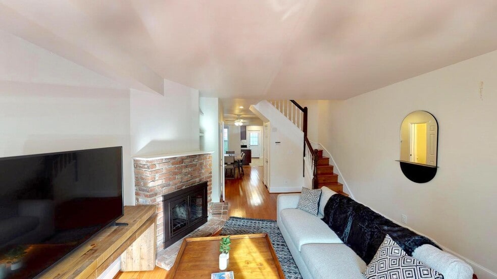 Primary Photo - 835 4th St NE