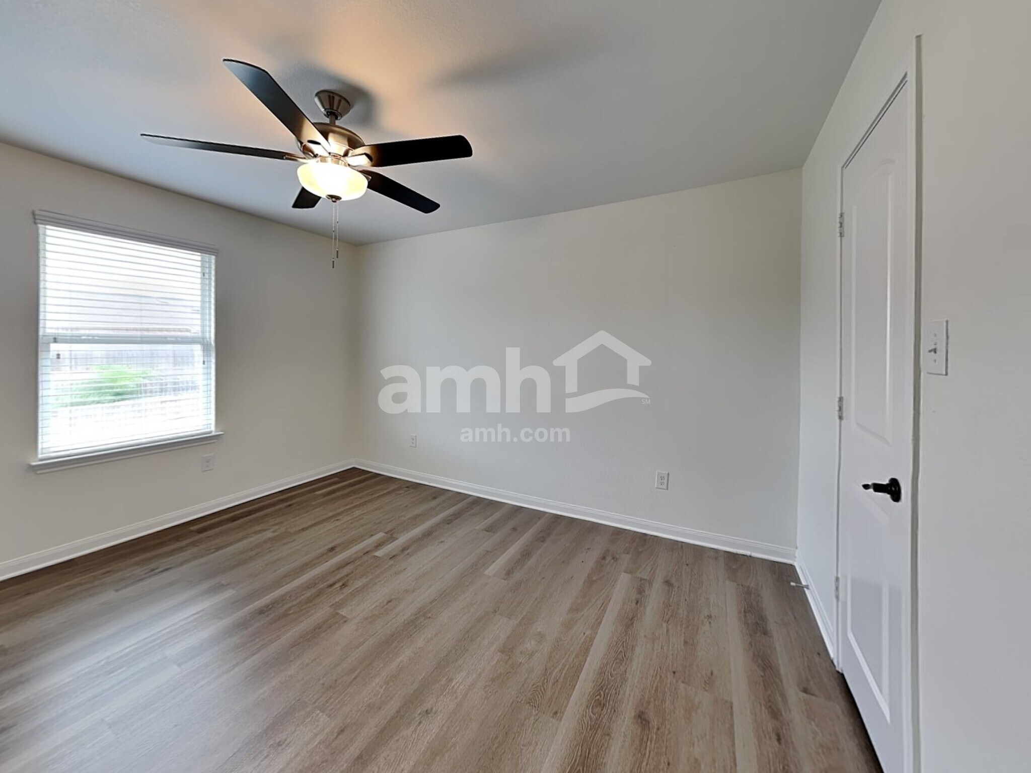 Building Photo - 12712 Shoreline Dr