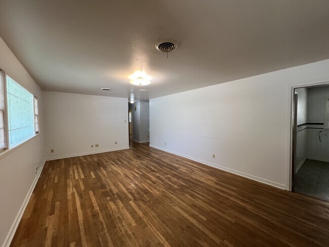 Building Photo - 3515 41st St