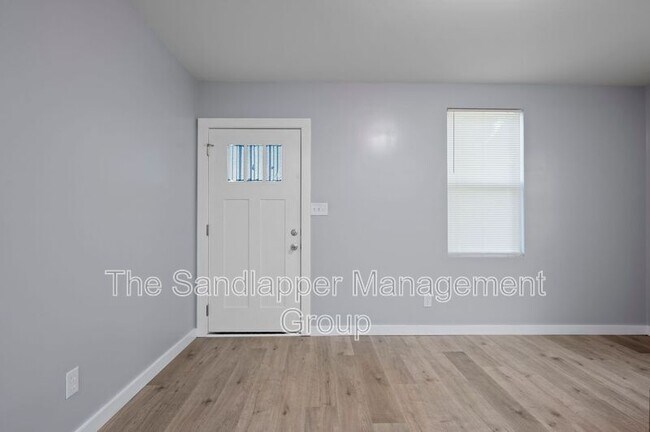 Building Photo - 2645 Oregon Ave