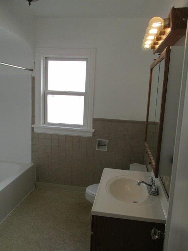 Building Photo - 2 Bedroom House in Sedro-Woolley