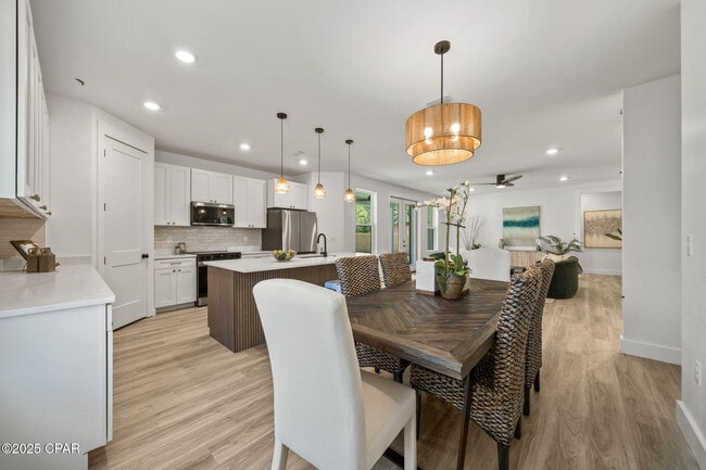 Building Photo - 145 Manistee Dr