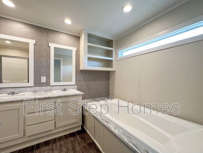Building Photo - 237 Noriker Dr