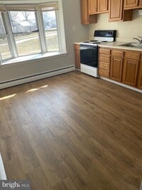 Building Photo - 134 4th Ave