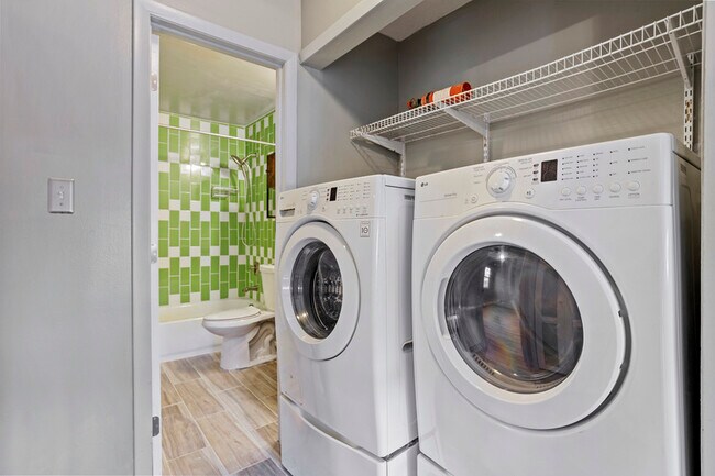 Building Photo - 602 Dylan Ct