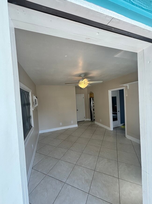 Building Photo - 1513 Josephine St