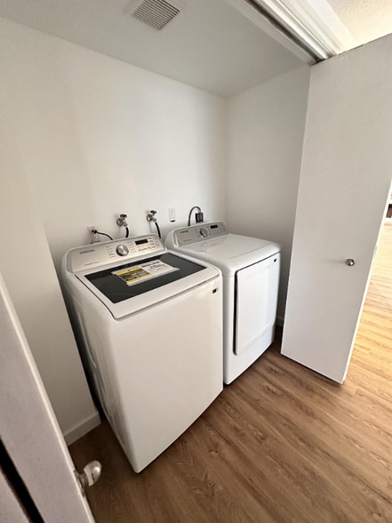 Building Photo - 13179 SW 64th Ave