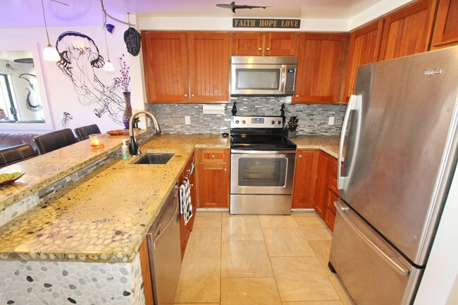 Building Photo - Kihei Shores -Furnished 2bed/2bath - Under...