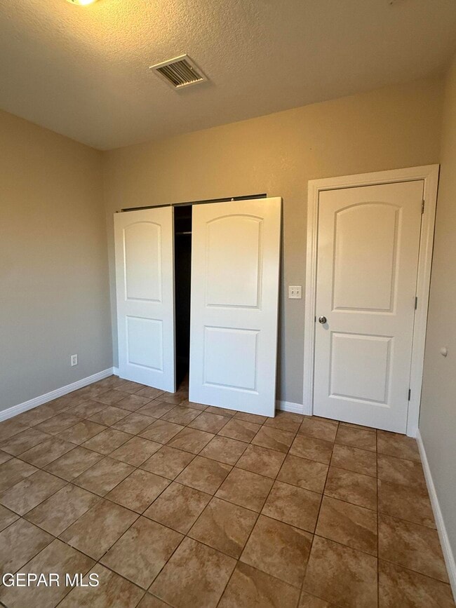 Building Photo - 218 Easter Way