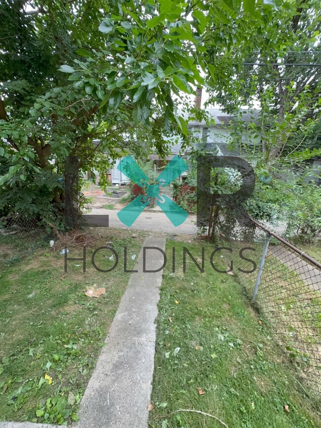 Building Photo - 1236 Clover Ln