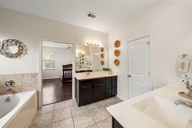 Building Photo - 163 Quail Meadow Dr