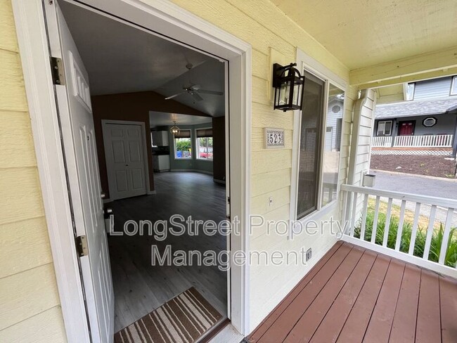 Building Photo - 523 SE 59th Ct