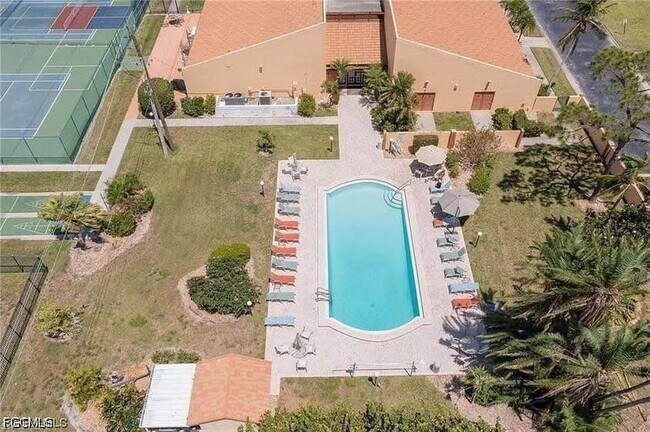 Building Photo - 6136 Whiskey Creek Dr