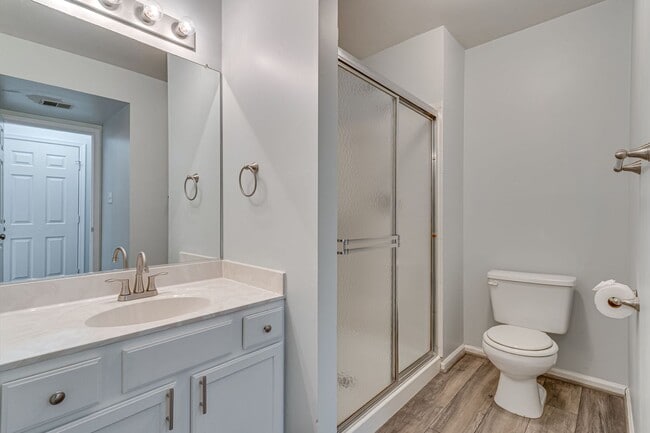 Building Photo - Gorgeous Single Family Home on a Cul-de-Sac!