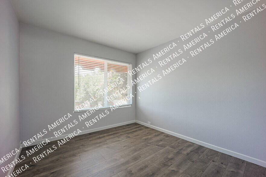 Building Photo - 8449 S 48th St