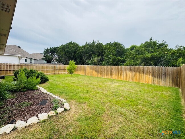 Building Photo - 1468 Dryden Ave