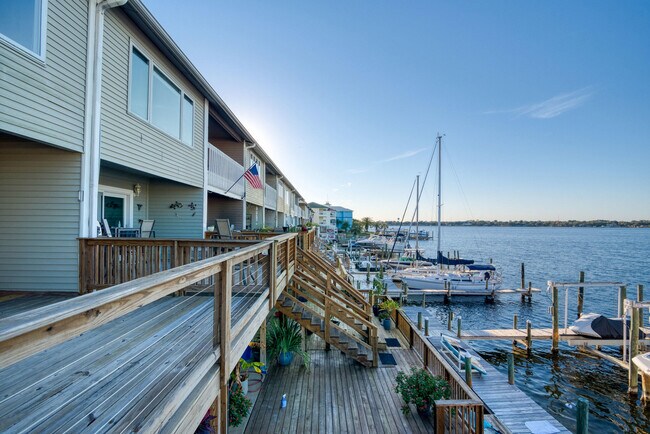 Building Photo - 202 Snug Harbour Dr