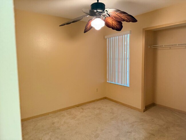 Building Photo - 2498 Sweetwater Club Cir