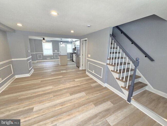 Building Photo - 3736 Elmley Ave