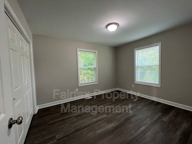 Building Photo - 223 N Briggs Ave