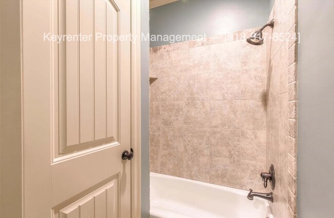 Building Photo - 5 Bed 4 Bath Rental Home Bixby