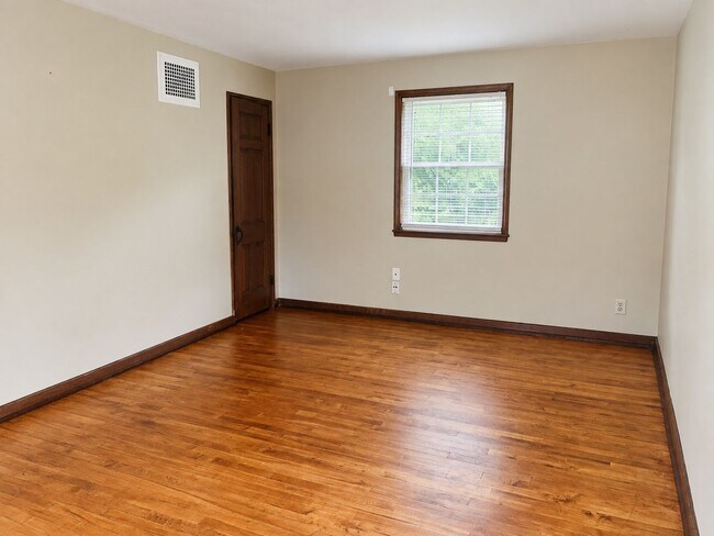 Building Photo - 5598 Basswood St